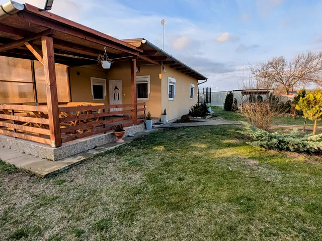 Eladó ház Kecskemét, Úrihegy 72 nm