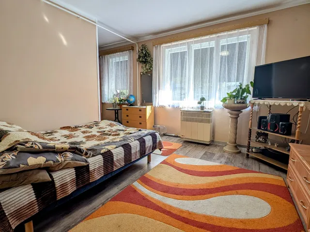 Eladó lakás Kecskemét, Árpádváros 39 nm