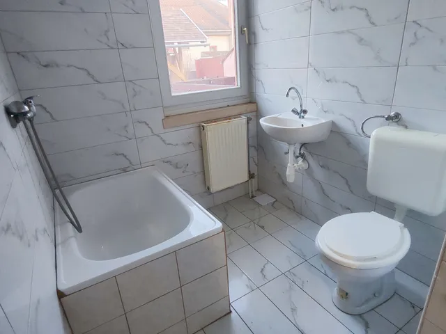 Kiadó ház Kecskemét 14 nm