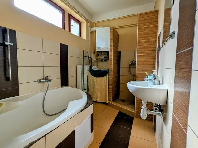 Eladó ház Kecskemét, Úrihegy 254 nm