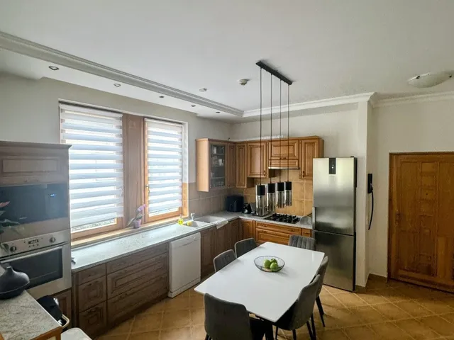 Eladó lakás Kecskemét 195 nm