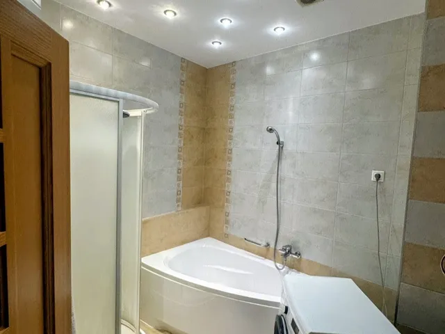 Eladó lakás Kecskemét 195 nm