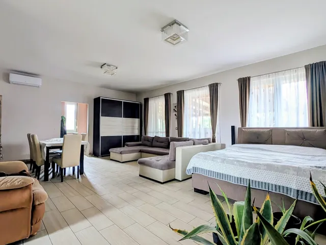 Eladó ház Kecskemét, Petőfiváros 107 nm