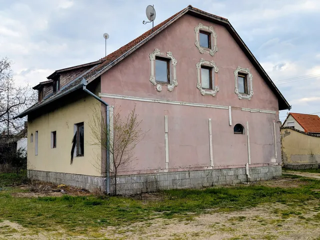 Eladó ház Kecskemét 259 nm