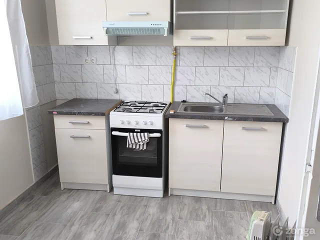 Eladó lakás Békéscsaba, Kazinczy-lakótelep 40 nm