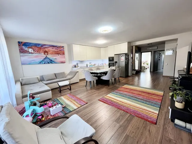 Eladó lakás Nyíregyháza, Belváros 111 nm