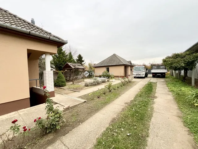 Eladó ház Nyíregyháza, Oros 102 nm