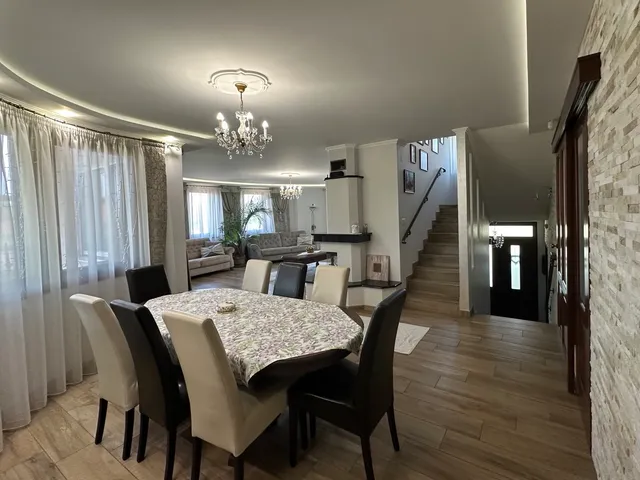 Eladó ház Kecskemét 270 nm