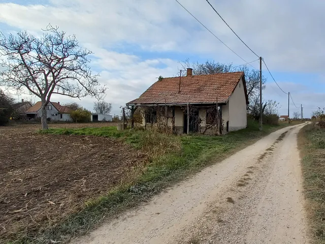 Eladó üdülő és hétvégi ház Polgárdi 45 nm