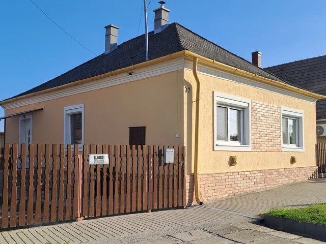Eladó ház Újbarok 100 nm