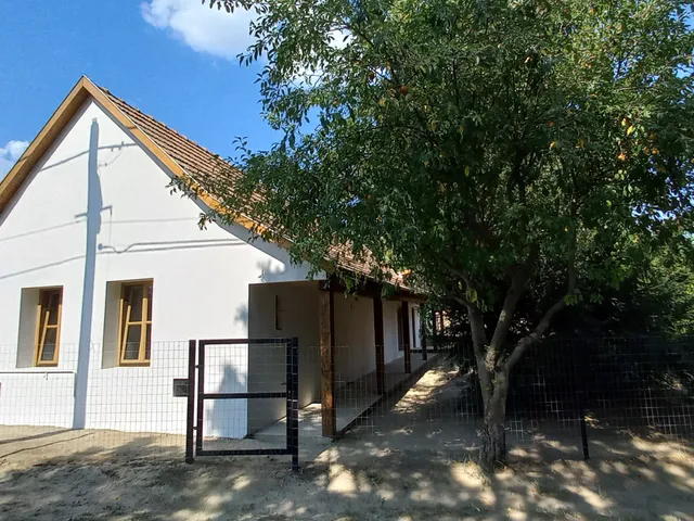 Eladó ház Vértesacsa 60 nm