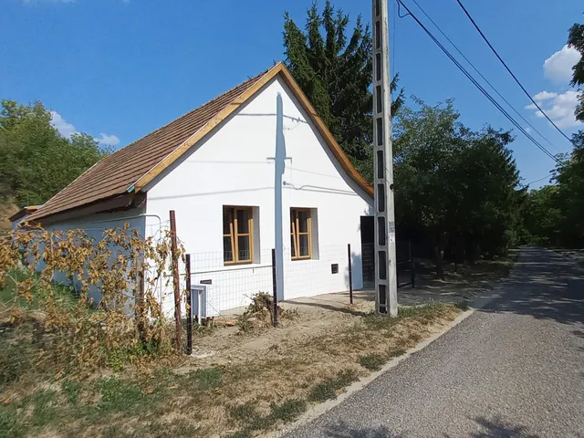 Eladó ház Vértesacsa 60 nm