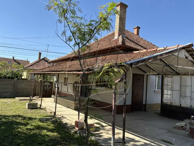 Eladó ház Gyula, Nagyrománváros 69 nm