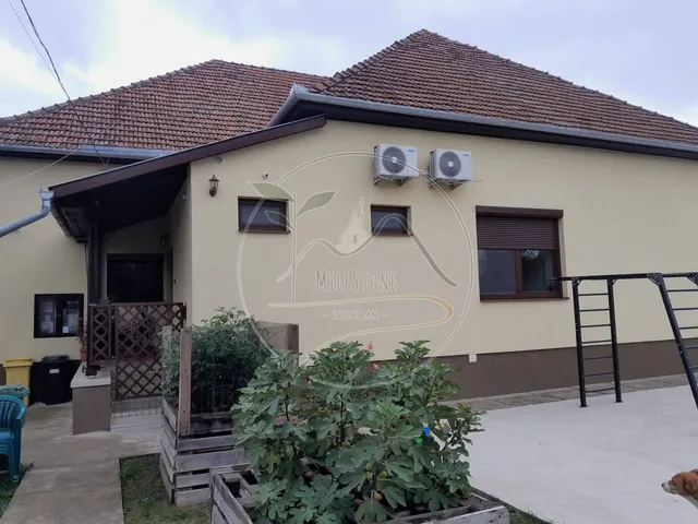 Eladó ház Gyula, Kastélykert 250 nm