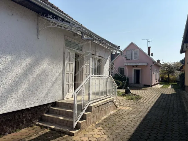 Eladó ház Gyula, Újváros 192 nm