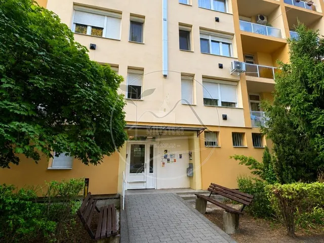 Eladó lakás Békéscsaba, Kazinczy-lakótelep 58 nm
