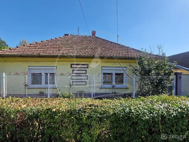 Eladó ház Doboz 10 nm
