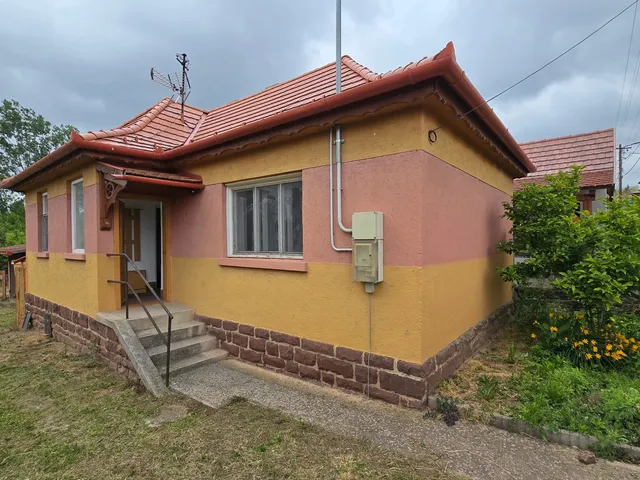 Eladó ház Lovas 57 nm