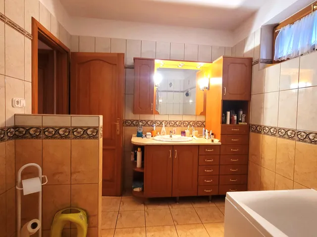 Eladó ház Dunaújváros, Északi lakóterület 186 nm
