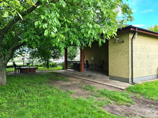 Eladó kereskedelmi és ipari ingatlan Halásztelek 197 nm