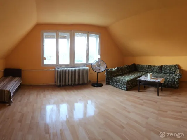 Eladó ház Gádoros, Béke Tér 148 nm