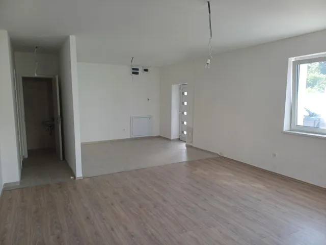 Eladó kereskedelmi és ipari ingatlan Szombathely, Belváros 54 nm