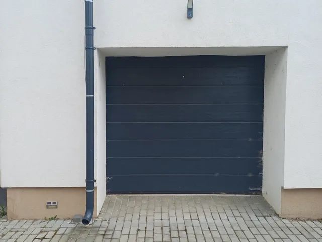 Kiadó garázs Szombathely, Belváros 20 nm