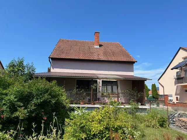 Eladó ház Szombathely, Gyöngyöshermán 230 nm