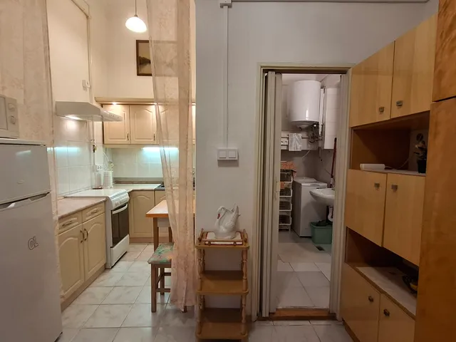 Eladó lakás Budapest V. kerület, Egyetem tér 37 nm