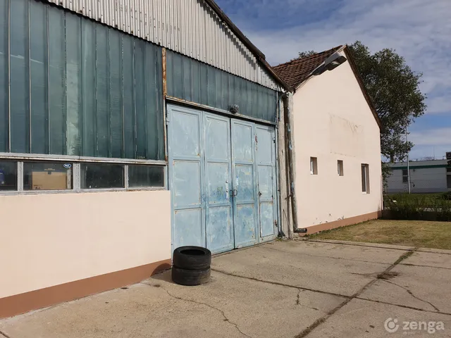 Eladó kereskedelmi és ipari ingatlan Cserkeszőlő 695 nm