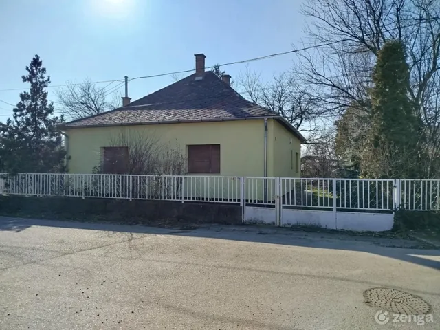 Eladó ház Cece 200 nm