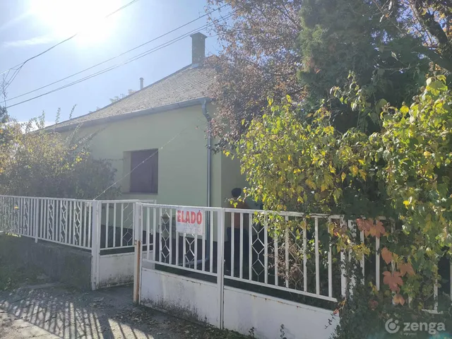 Eladó ház Cece 140 nm