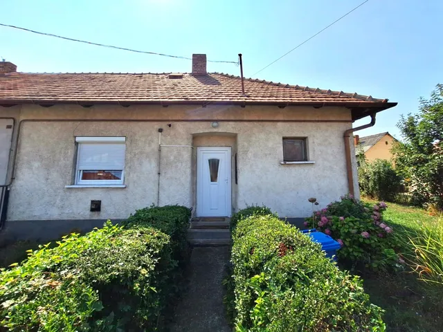 Eladó ház Mezőkeresztes 70 nm