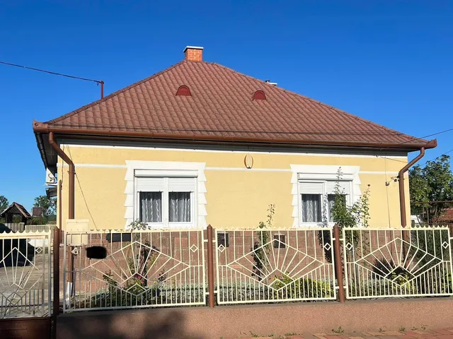 Eladó ház Mezőkeresztes 68 nm