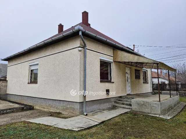 Eladó ház Martfű 84 nm