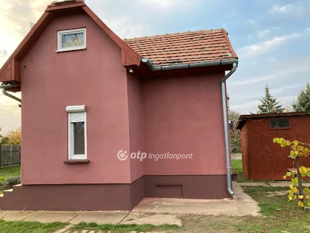 Eladó ház Besenyszög 60 nm
