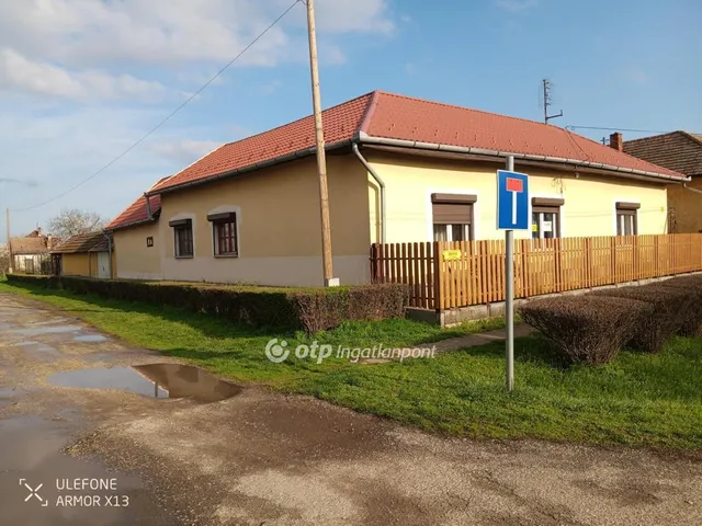Eladó ház Tiszaföldvár 127 nm