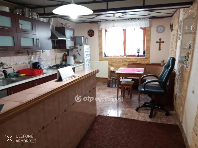 Eladó ház Tiszaföldvár 127 nm