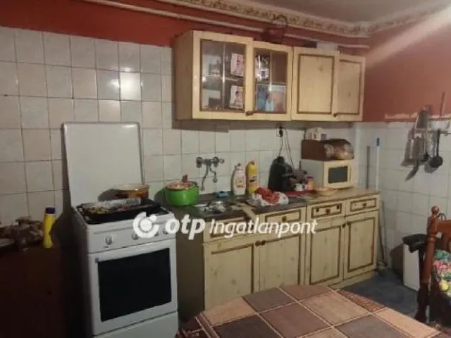 Eladó ház Tiszaföldvár 76 nm