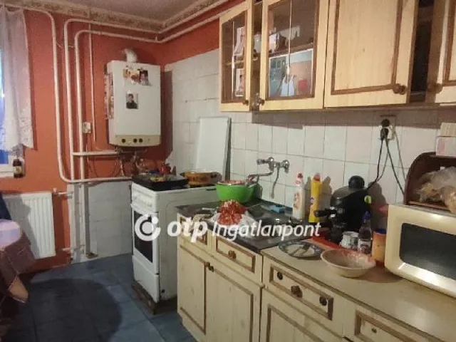 Eladó ház Tiszaföldvár 76 nm