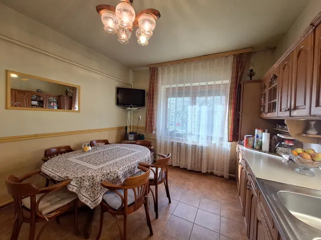 Eladó ház Gyál 280 nm