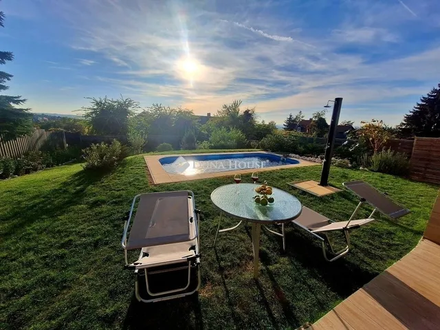 Eladó ház Szada 300 nm