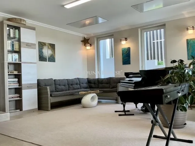 Eladó ház Szada 300 nm