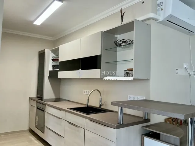 Eladó ház Szada 300 nm