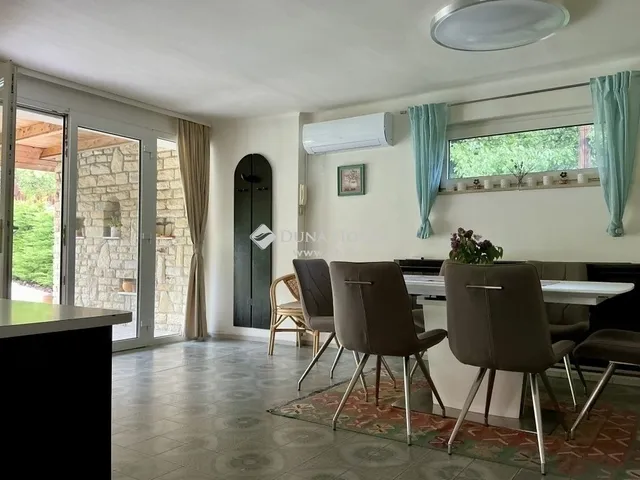 Eladó ház Budapest III. kerület 300 nm