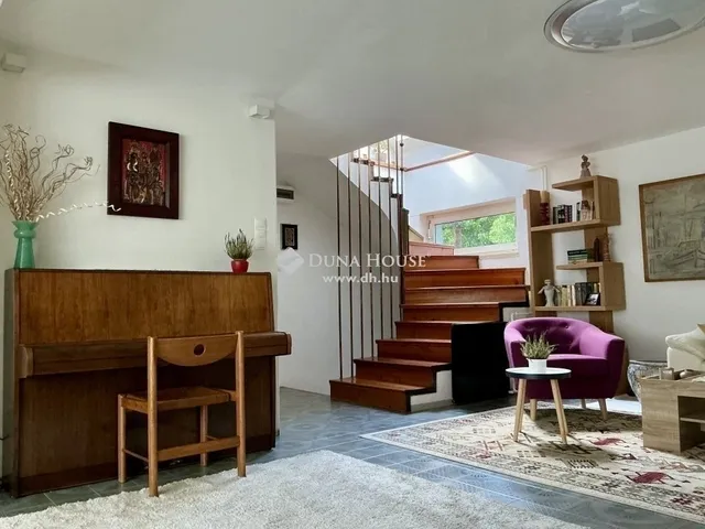 Eladó ház Budapest III. kerület 300 nm