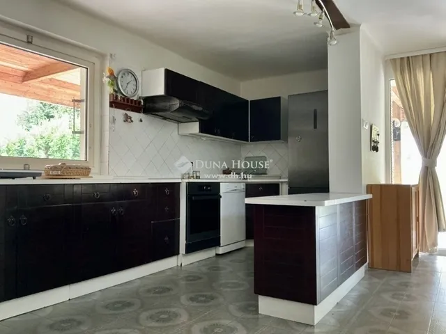 Eladó ház Budapest III. kerület 300 nm