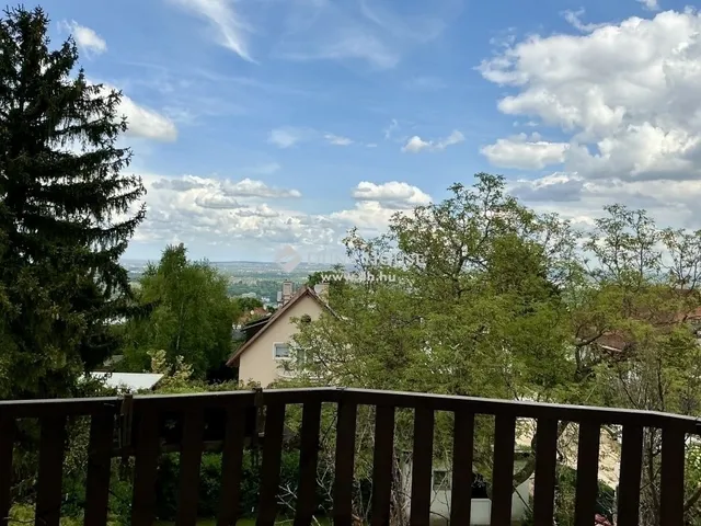 Eladó ház Budapest III. kerület 300 nm