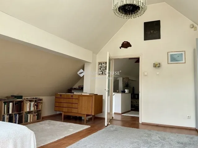 Eladó ház Budapest III. kerület 300 nm