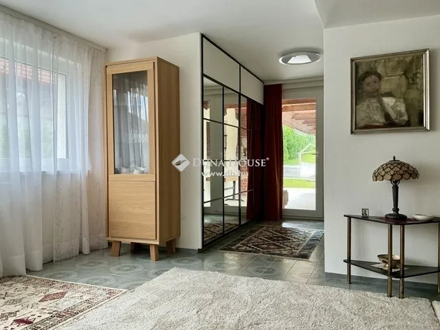 Eladó ház Budapest III. kerület 300 nm